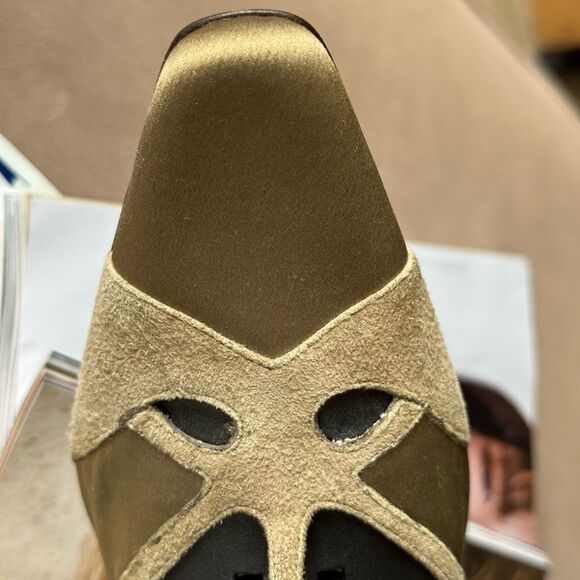 Ralph Lauren Collection Olive Green Suede Silk T-Strap Heels - Picture 6 of 16